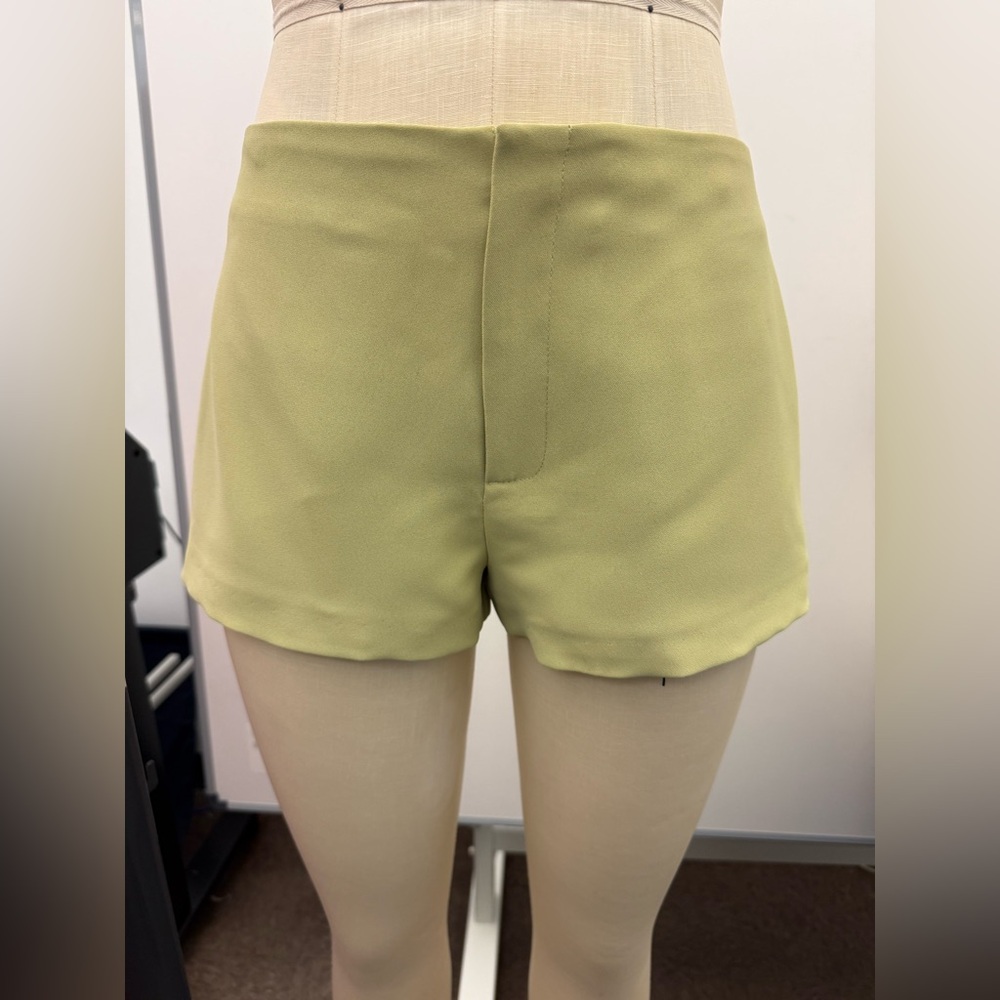 Gianni Bini Matcha Green Women's Shorts - Size 4